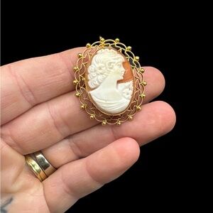 Vintage Van Dell 14K GF Victorian Revival Carved Cameo Conch Shell Brooch 1.5”